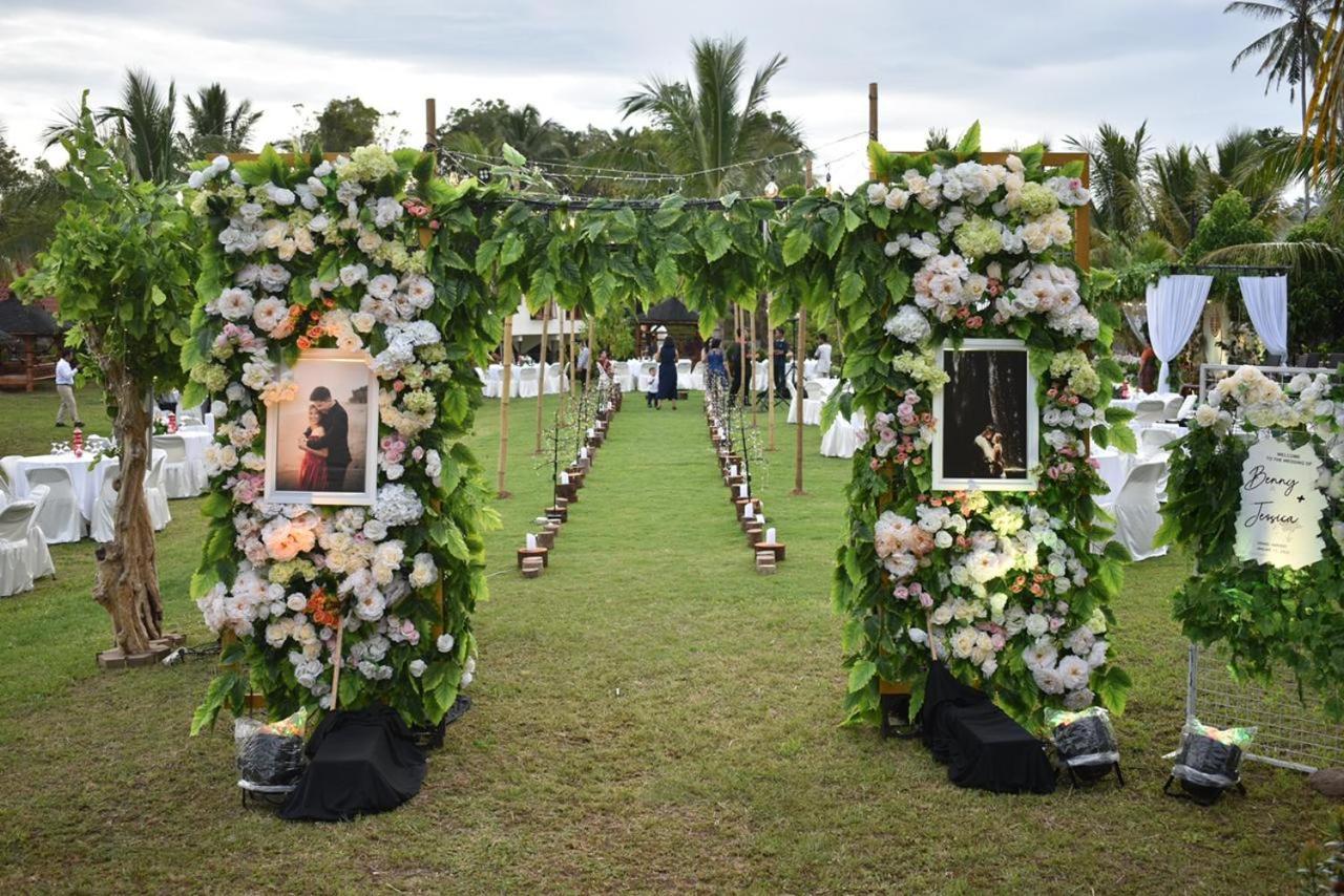 Grand Harvest Resort & Villas Banyuwangi  Buitenkant foto