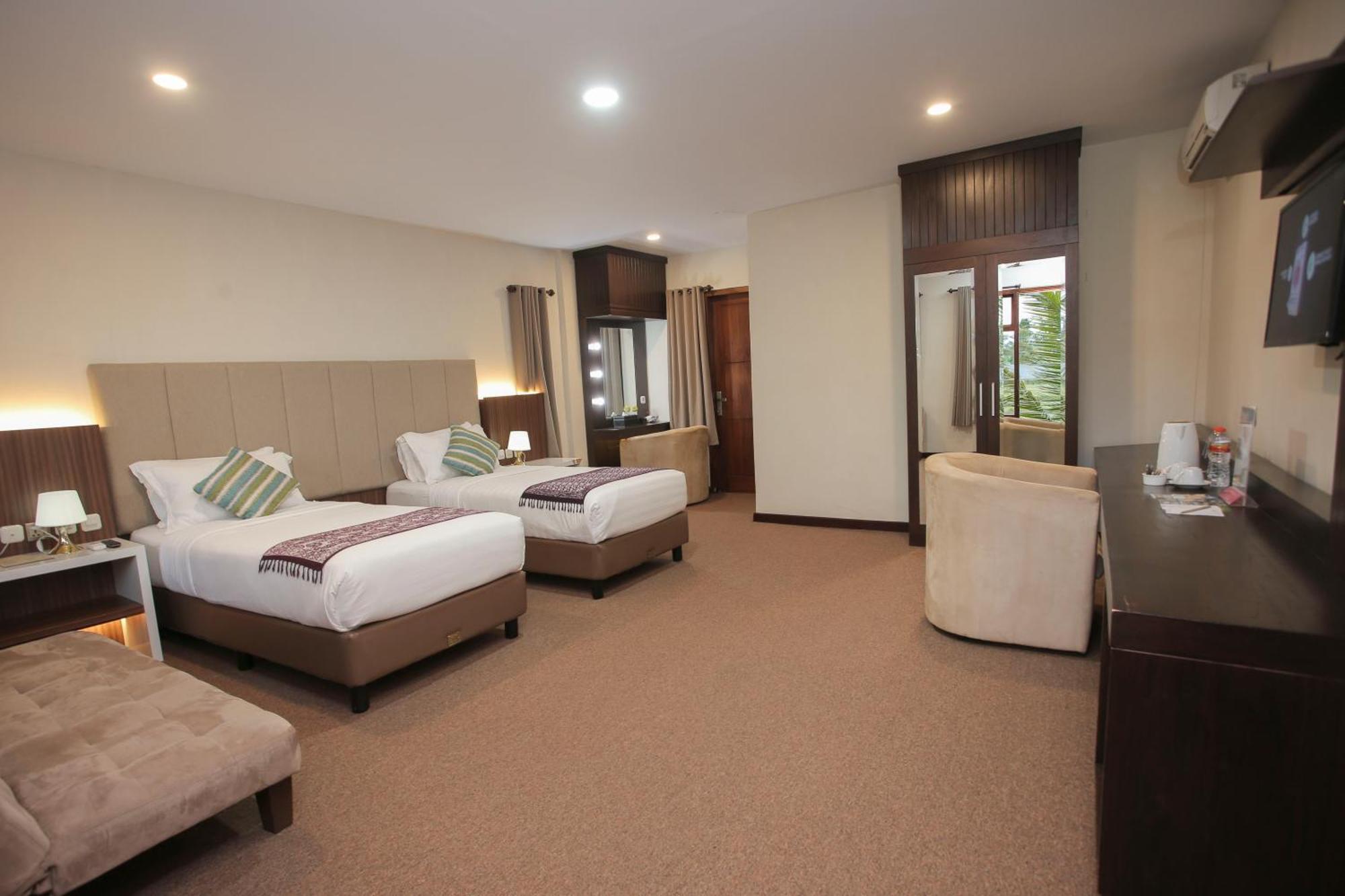 Grand Harvest Resort & Villas Banyuwangi  Buitenkant foto