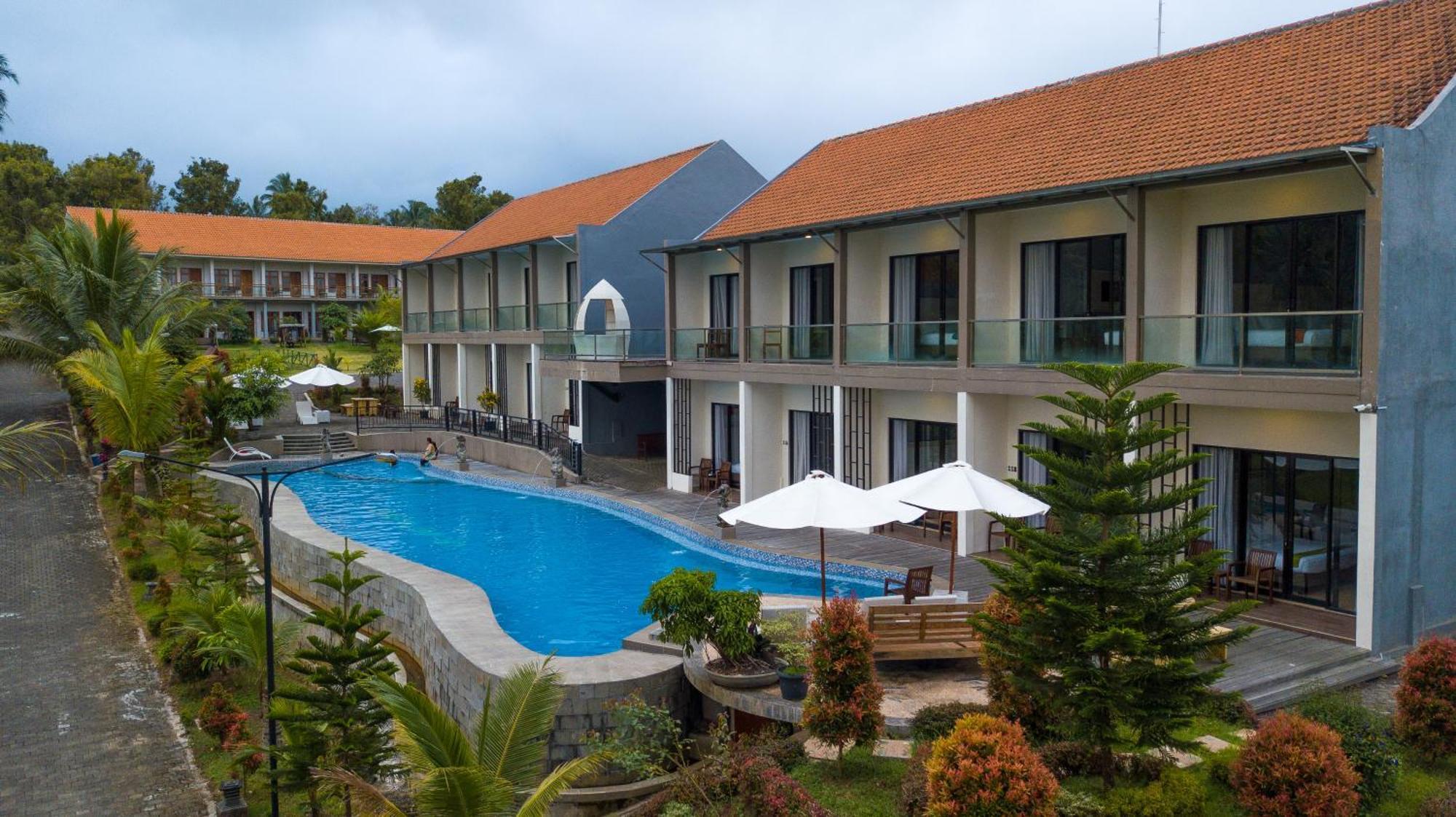 Grand Harvest Resort & Villas Banyuwangi  Buitenkant foto