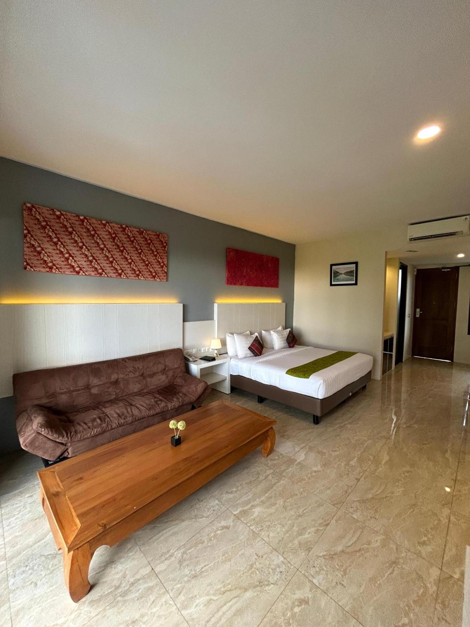 Grand Harvest Resort & Villas Banyuwangi  Buitenkant foto