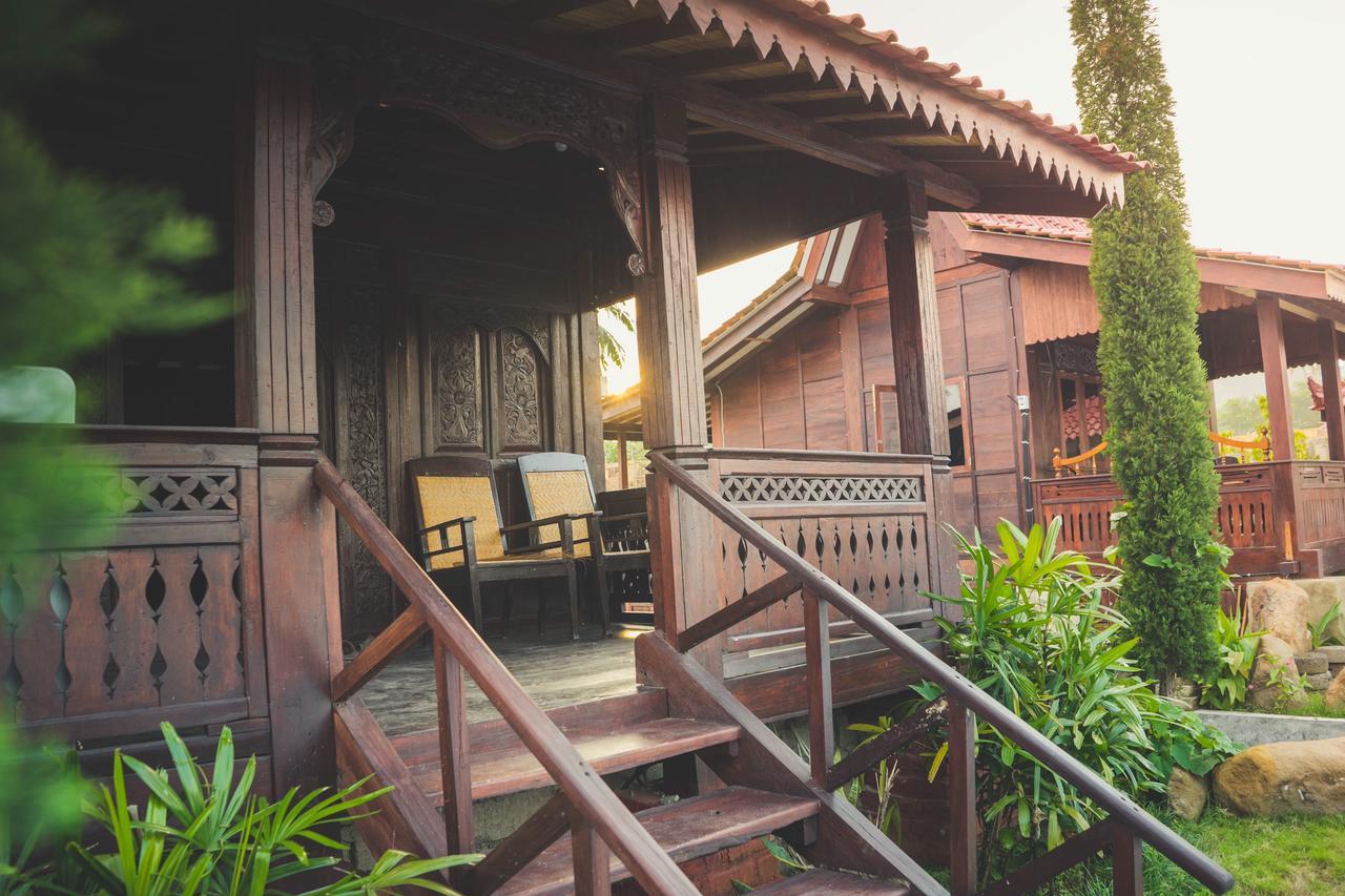 Grand Harvest Resort & Villas Banyuwangi  Buitenkant foto