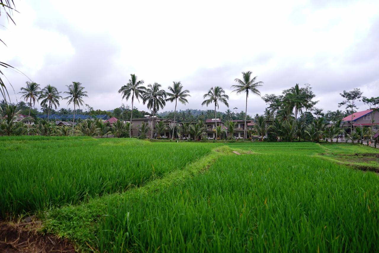 Grand Harvest Resort & Villas Banyuwangi  Buitenkant foto