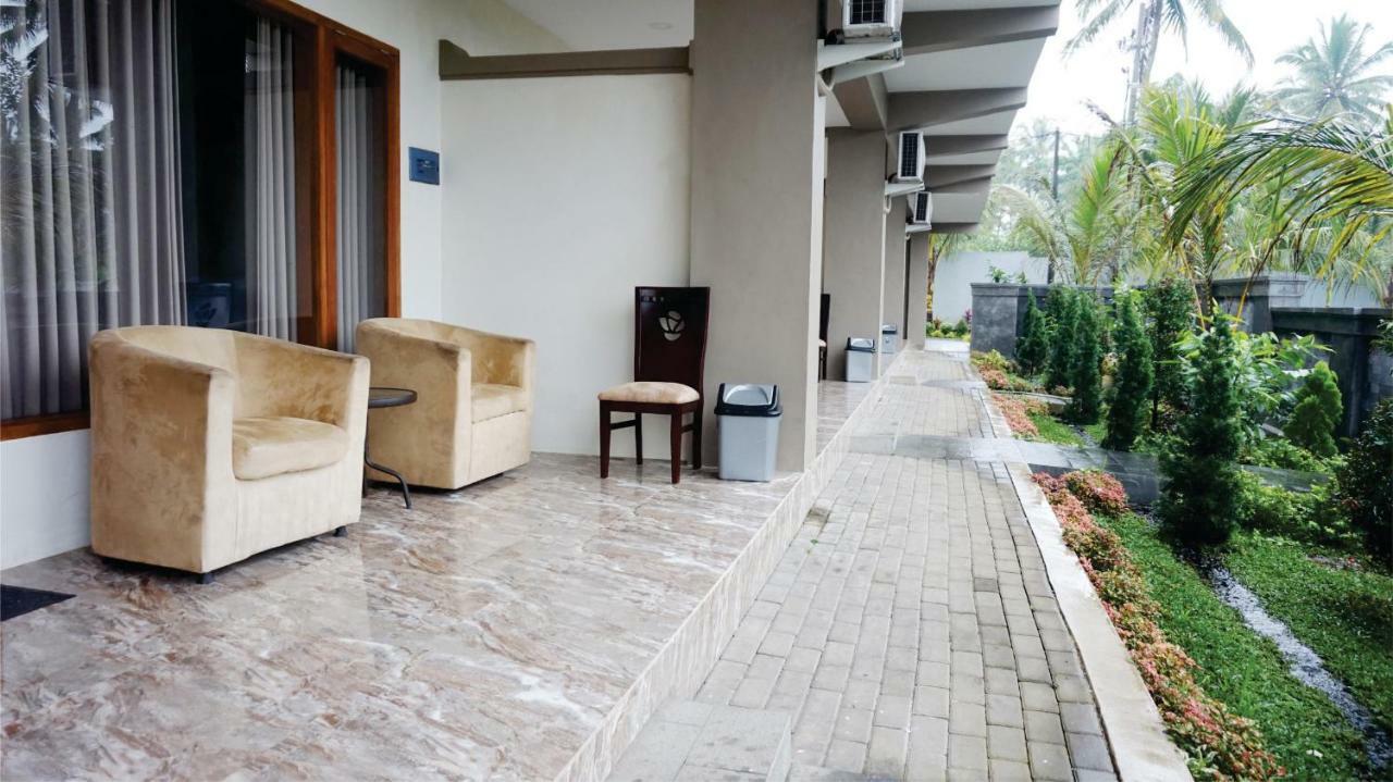Grand Harvest Resort & Villas Banyuwangi  Buitenkant foto